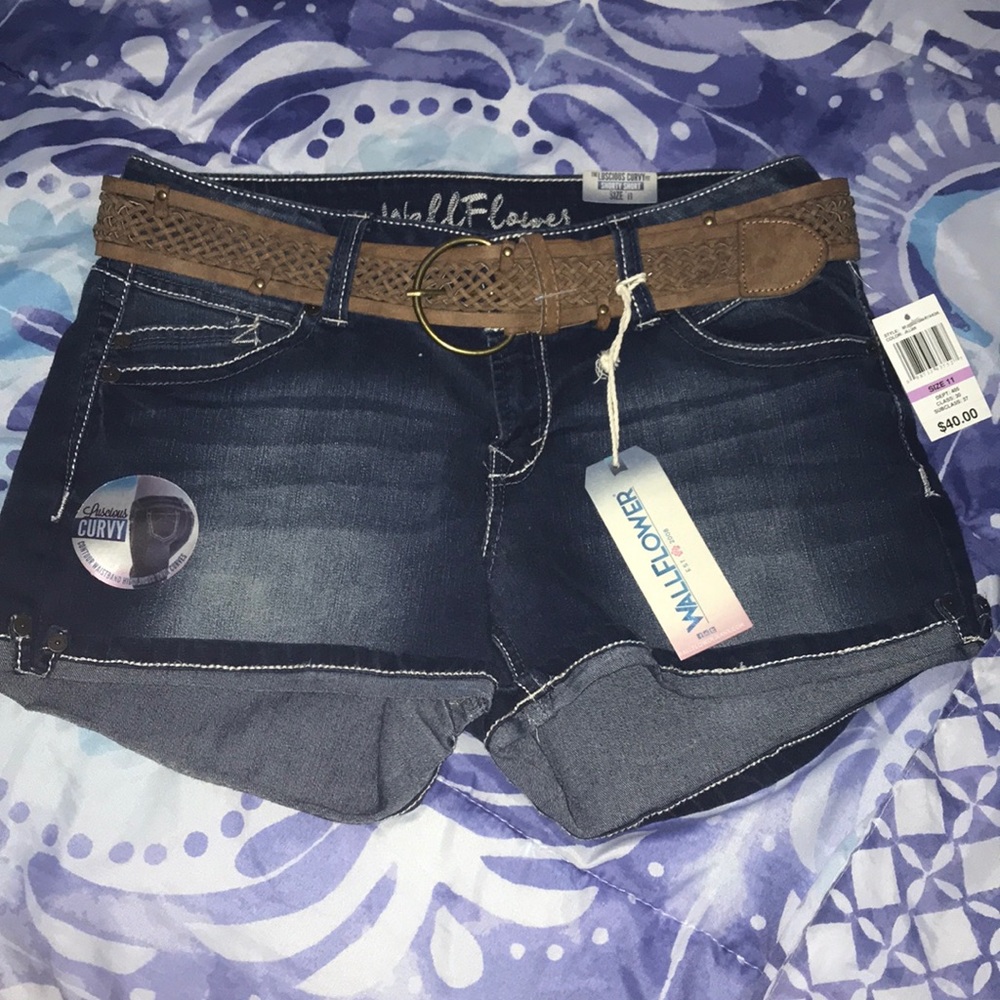 Wallflower curvy jean shorts